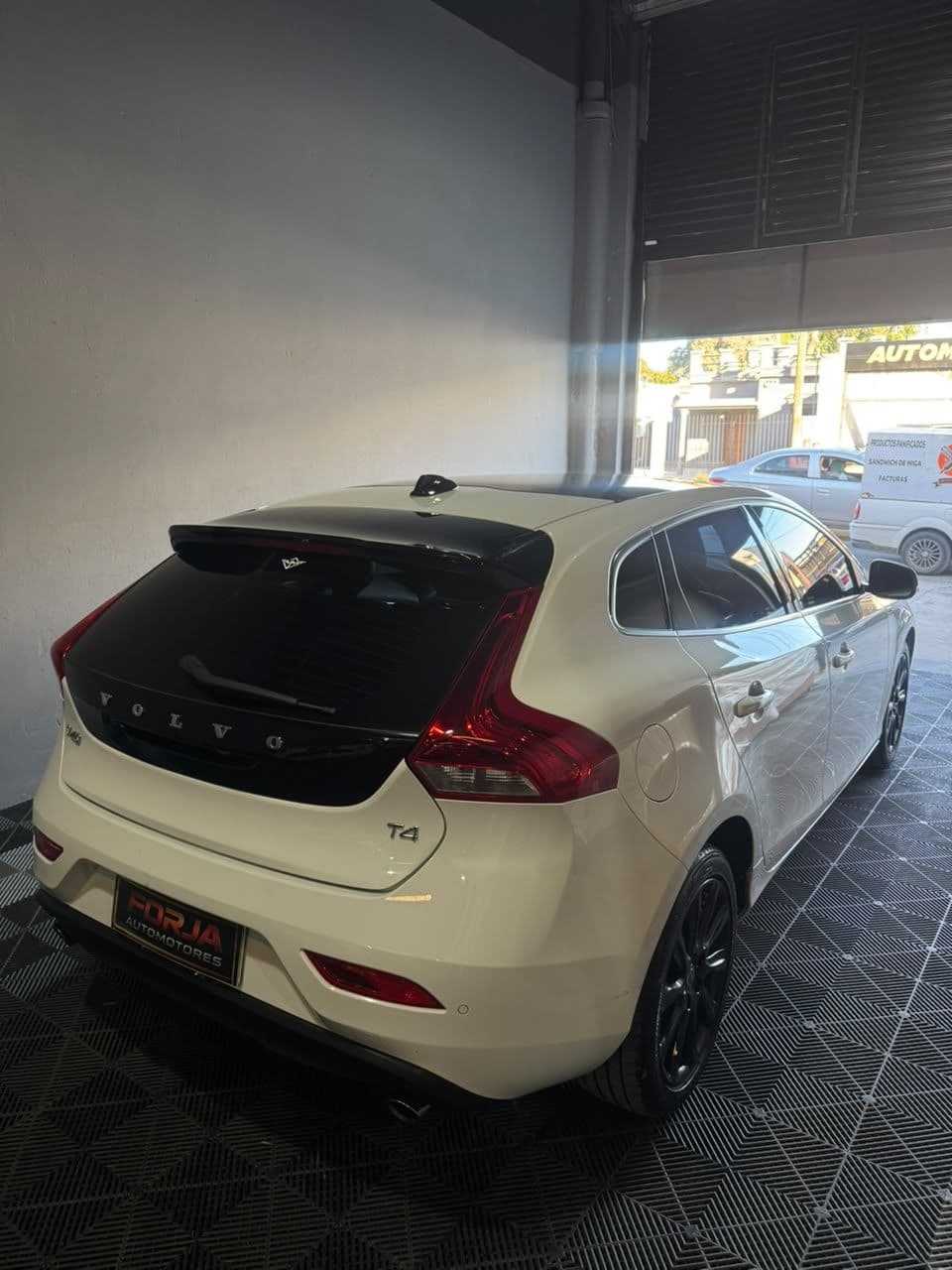Volvo v40 T4, puesto de manejo