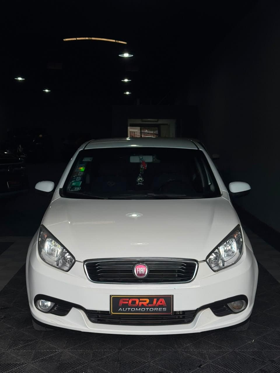 Grand Siena blanco de frente